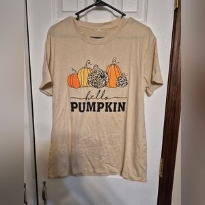 Hello Pumpkin Graphic T-Shirt Size Large